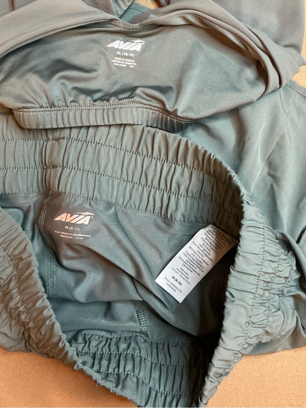 ๐ฅ Avia 2-Piece Athletic Set โ Sage Green / Black Lapis ๐ฅ - Picture 12 of 12